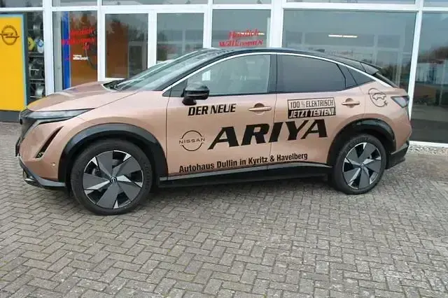 Gebraucht Nissan Ariya Evolve 177 kW (242 PS) 2022 Reddish brown / black SUV