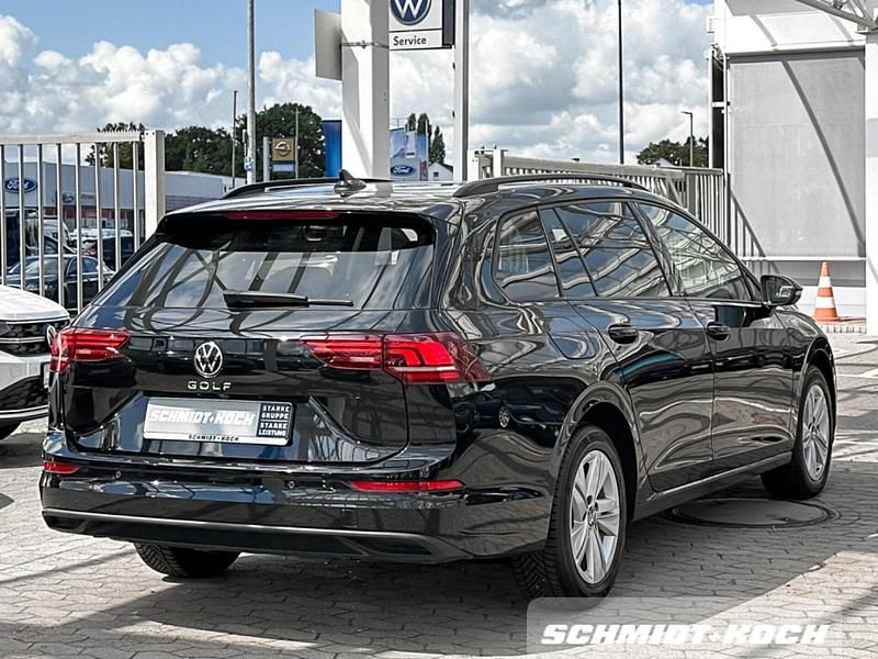 Gebraucht VW Golf VIII Life 150 PS (110 kW) 2025 Schwarz Kombi