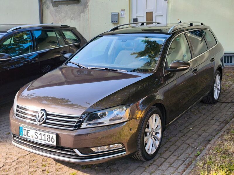 Braun Gebraucht 2013 VW Passat Highline Kombi | 9.250 € (Fairer Preis) - Bild 1/4