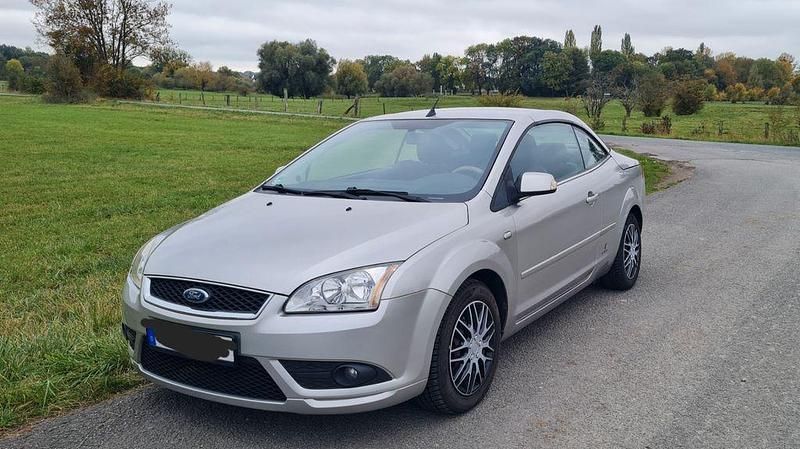 Silber Gebraucht 2007 Ford Focus Cabriolet Cabrio | 2.900 € (Guter Preis) - Bild 1/4