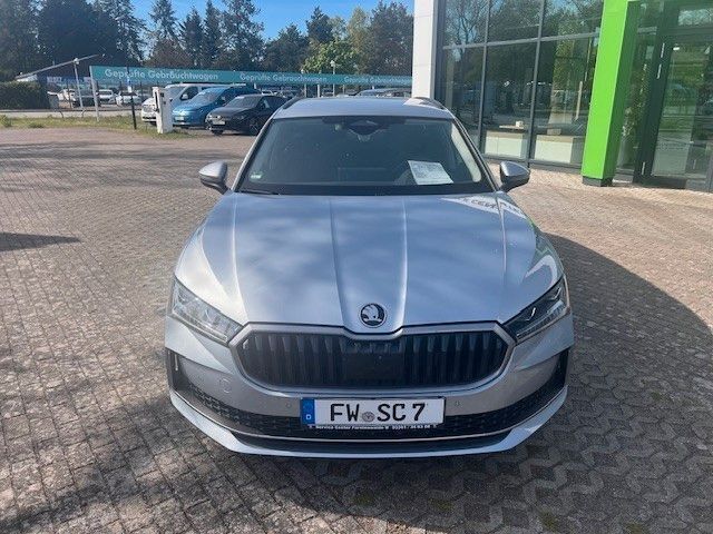 Gebraucht Skoda Superb Selection 150 PS (110 kW) 2024 Silber Kombi