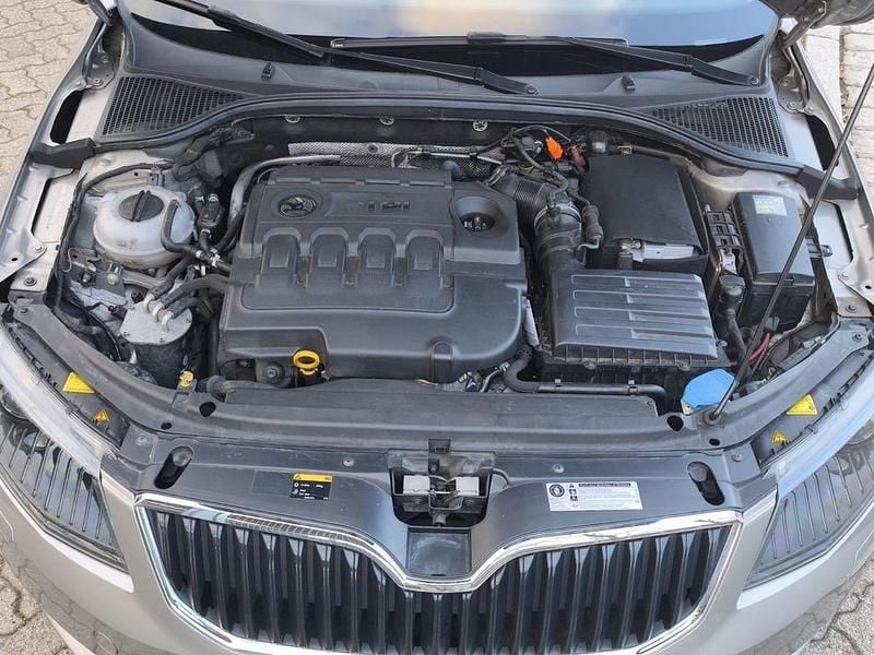 Gebraucht Skoda Octavia Elegance 150 PS (110 kW) 2013 Gelb Kombi