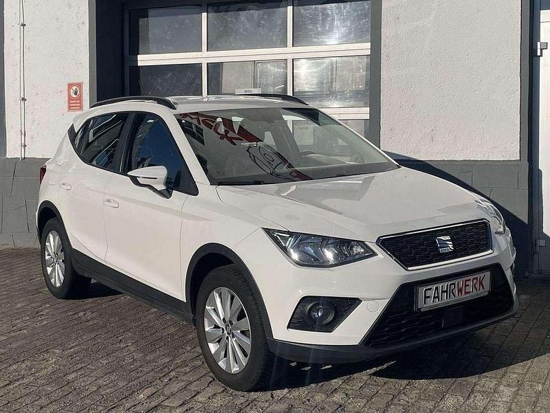Weiß Gebraucht 2018 Seat Arona Style SUV | 11.111 € (Fairer Preis) - Bild 1/4