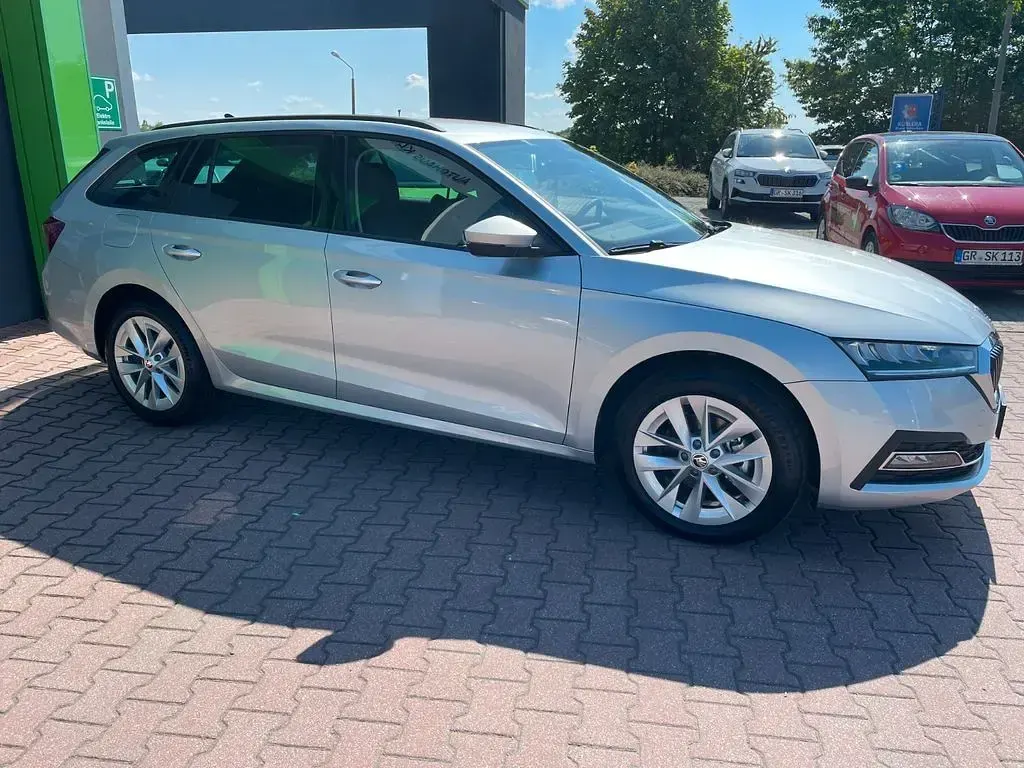 Gebraucht Skoda Octavia Style 150 PS (110 kW) 2022 Silber Kombi