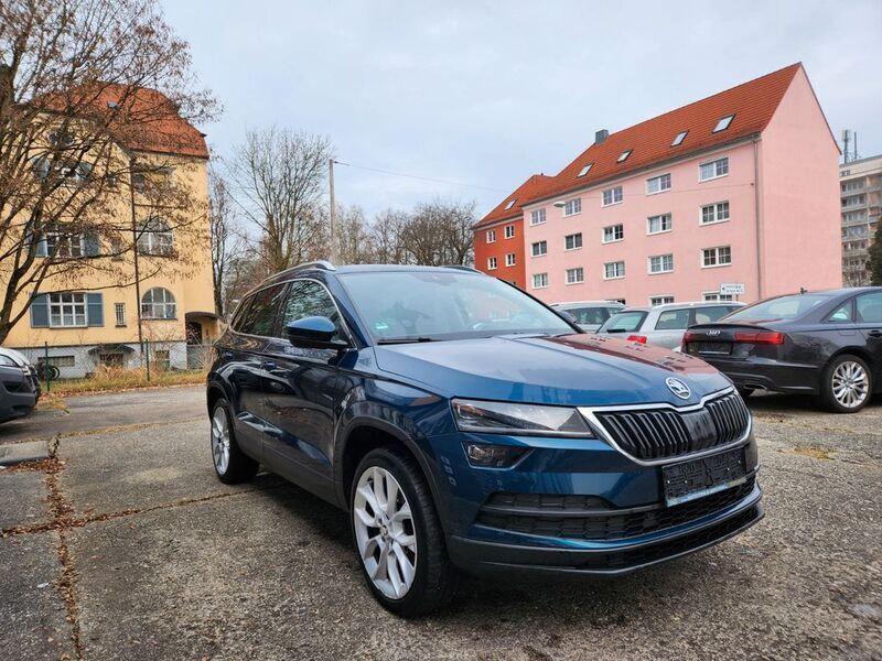 Lavablau metallic Gebraucht 2019 Skoda Karoq Style SUV | 18.490 € (Fairer Preis) - Bild 1/4