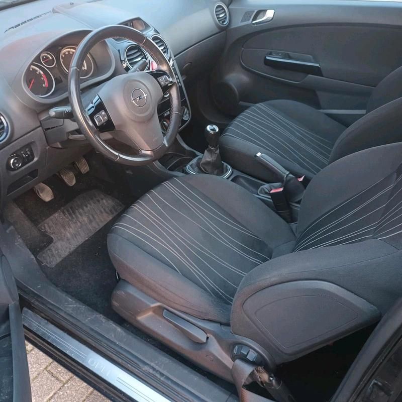 Gebraucht Opel Corsa 82 PS (60 kW) 2010 Schwarz Kleinwagen