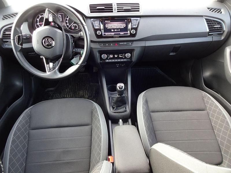 Gebraucht Skoda Fabia Ambition 95 PS (69 kW) 2022 Rot Kleinwagen