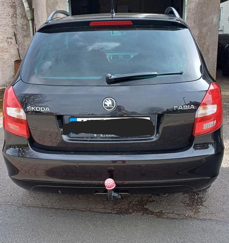 Gebraucht Skoda Fabia Ambition 105 PS (77 kW) 2014 Schwarz Kombi