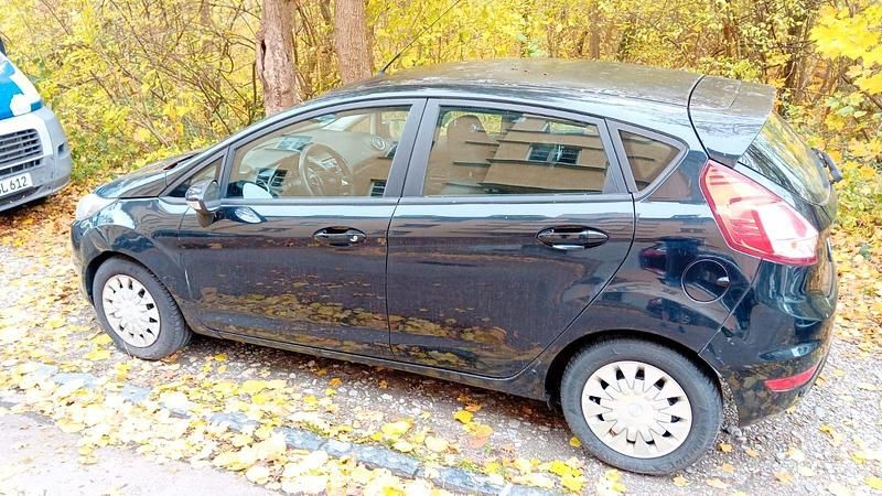 Schwarz Gebraucht 2014 Ford Fiesta Titanium Kleinwagen | 4.500 € (Fairer Preis) - Bild 1/4