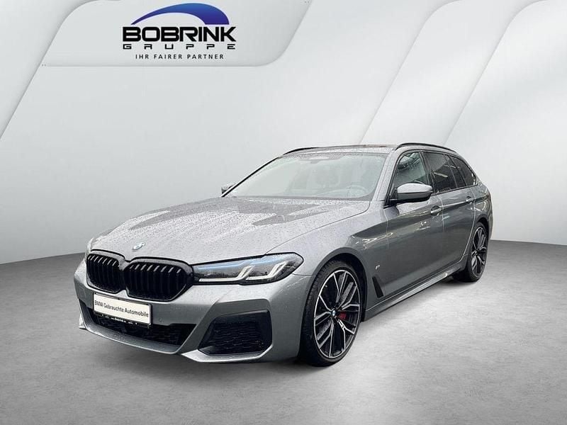Grau Gebraucht 2022 BMW 530 M Sport Limousine | 39.980 € (Etwas zu teuer) - Bild 1/4