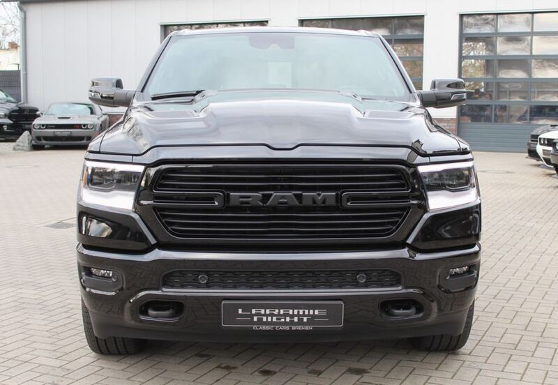 Gebraucht Dodge Ram 401 PS (294 kW) 2024 Schwarz Abholung