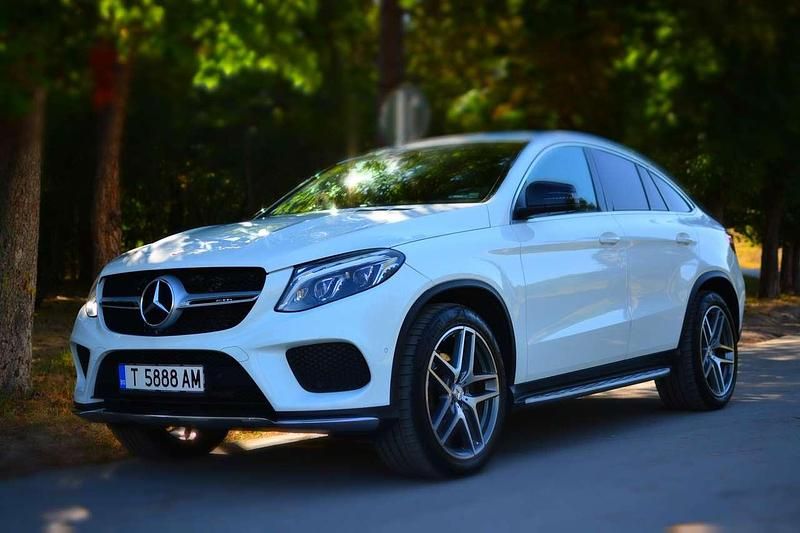 Weiß Gebraucht 2016 Mercedes GLE350 AMG line Coupé | 37.000 € - Bild 1/4