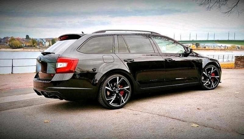 Gebraucht Skoda Octavia vRS 184 PS (135 kW) 2016 Schwarz Kleinwagen