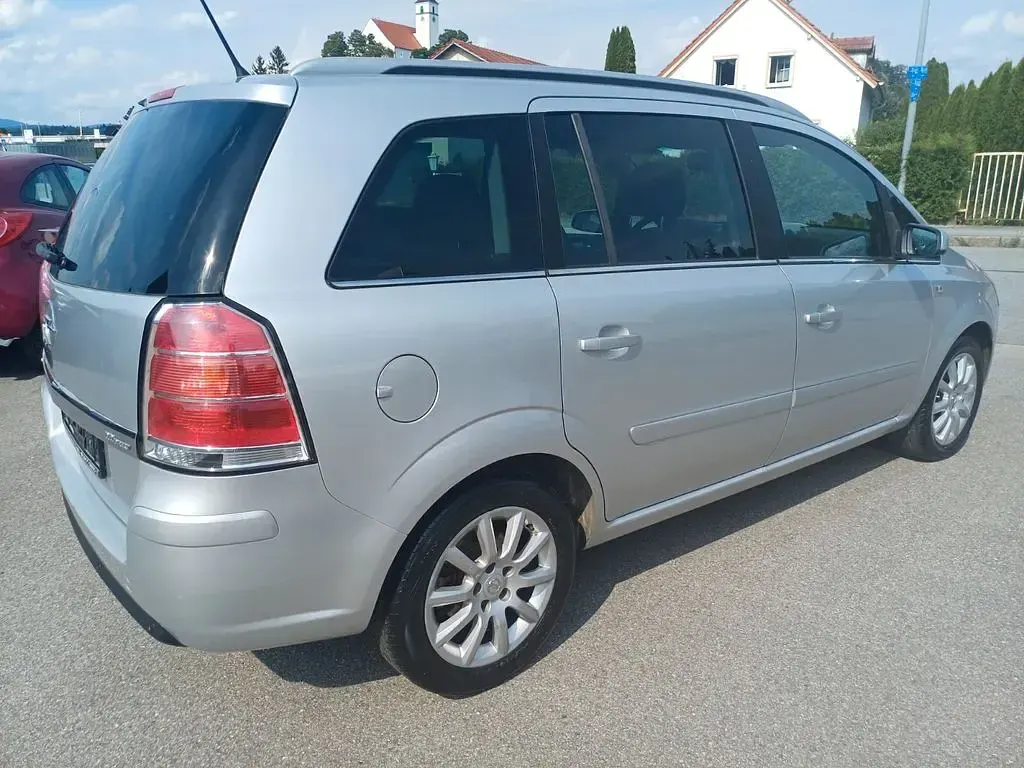 Gebraucht Opel Zafira 150 PS (110 kW) 2005 Silber Van / Kleinbus