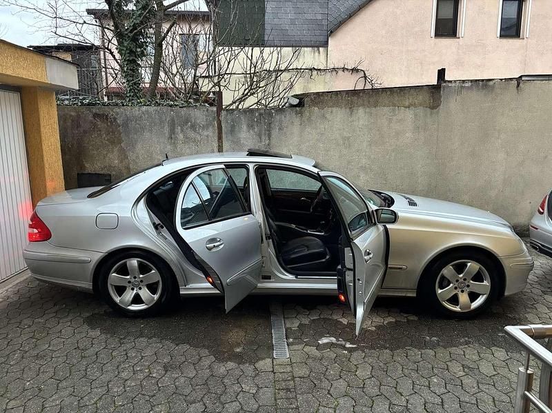 Gebraucht 2002 Mercedes E320 Avantgarde Limousine | 2.600 € (Superpreis) - Bild 1/4