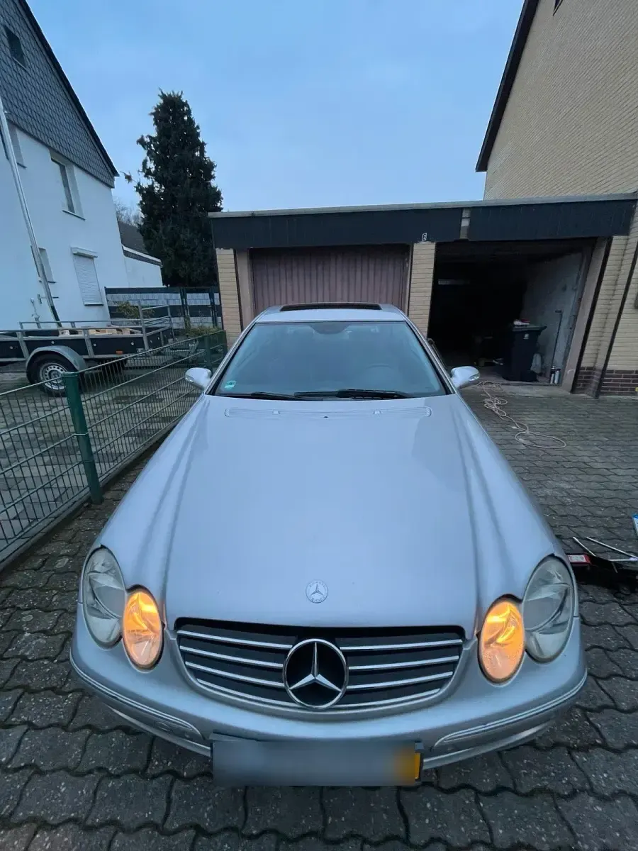 Gebraucht Mercedes CLK240 170 PS (125 kW) 2003 Silber Coupé