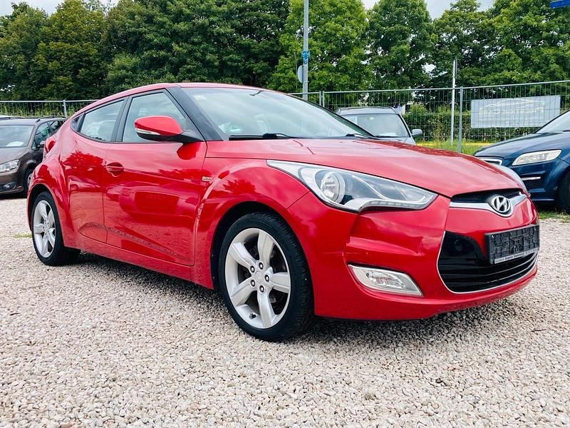 Rot Gebraucht 2012 Hyundai Veloster Kleinwagen | 5.150 € (Fairer Preis) - Bild 1/4