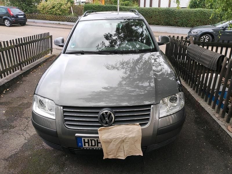 Andere farben Gebraucht 2004 VW Passat Kombi | 700 € (Superpreis) - Bild 1/4