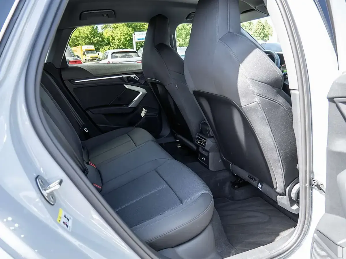 Gebraucht Audi A3 Sport 204 PS (150 kW) 2025 Pfeilgrau Limousine
