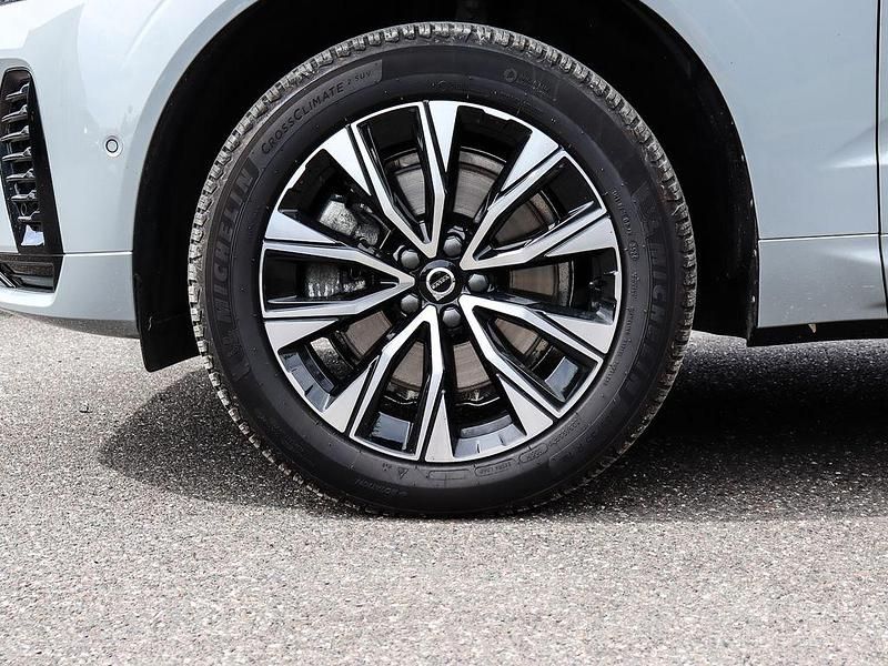 Gebraucht Volvo XC60 Plus 197 PS (144 kW) 2024 Vapour grey / metallic SUV