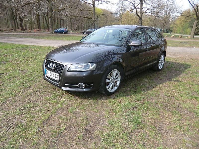 Gebraucht Audi A3 Ambition 140 PS (102 kW) 2011 Grau Kleinwagen