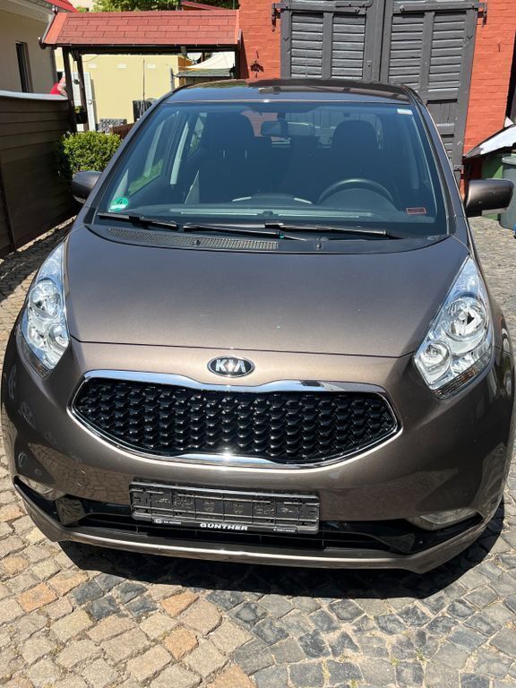Braun Gebraucht 2015 Kia Venga DREAM-TEAM Edition Kleinwagen | 11.200 € (Fairer Preis) - Bild 1/4
