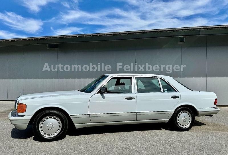 Weiß Gebraucht 1989 Mercedes 300 Limousine | 33.300 € - Bild 1/4