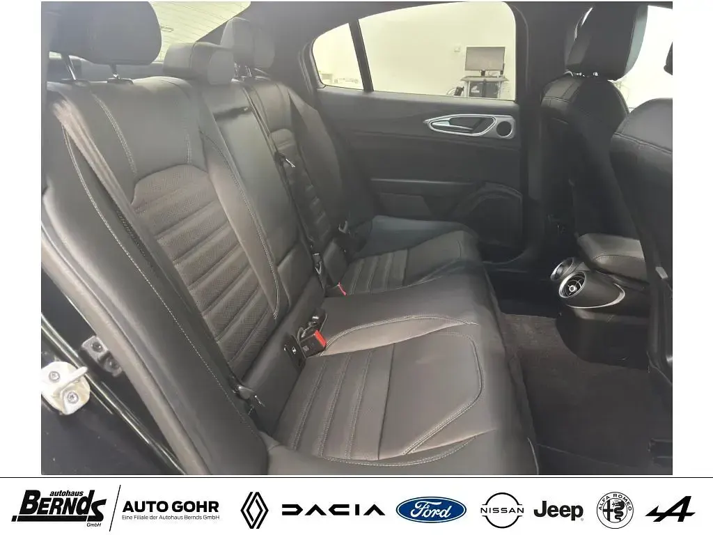 Gebraucht Alfa Romeo Giulia Veloce 280 PS (205 kW) 2024 Nero vulcano metallic Limousine
