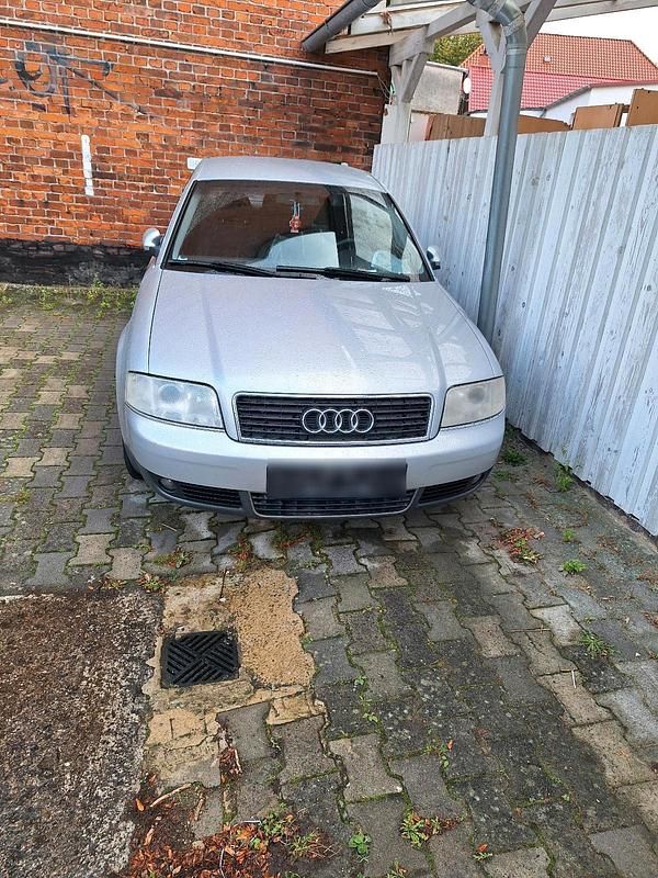 Silber Gebraucht 2002 Audi A6 Limousine | 800 € (Superpreis) - Bild 1/4