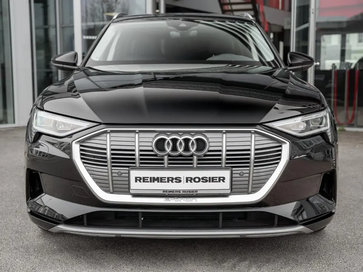 Gebraucht Audi e-tron Advanced Plus 230 kW (313 PS) 2022 Schwarz / brillantschwarz SUV