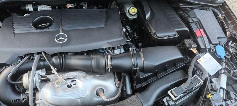 Gebraucht Mercedes B200 Urban 156 PS (114 kW) 2018 Braun Van / Kleinbus