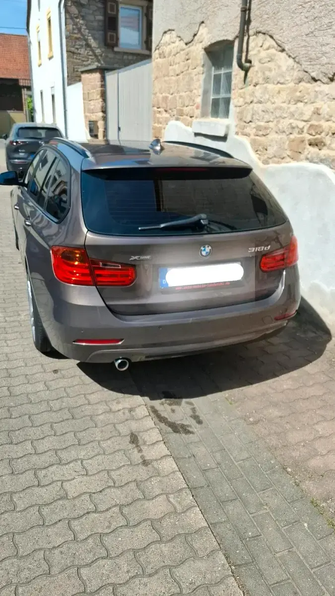 Gebraucht BMW 318 Efficient Dynamics 143 PS (105 kW) 2014 Braun Kombi