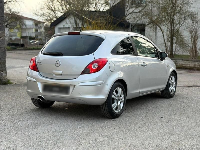 Usata Opel Corsa 90 CV (66 kW) 2011 Grigio Utilitaria