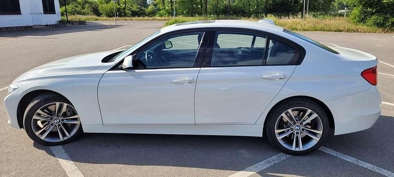 Gebraucht BMW 335 306 PS (225 kW) 2012 Weiß Limousine