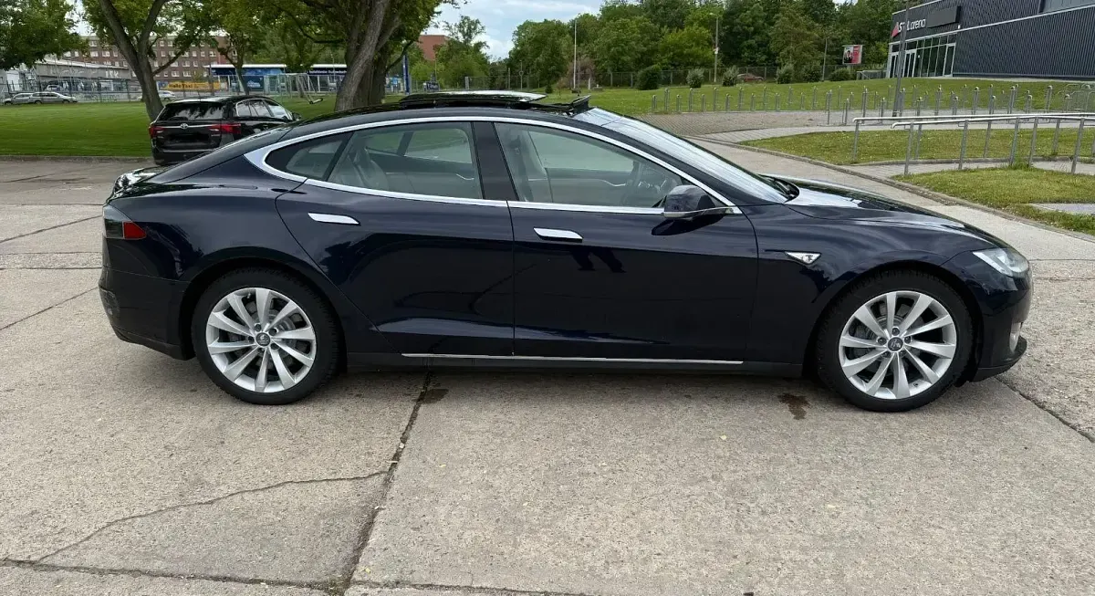 Gebraucht Tesla Model S 309 kW (421 PS) 2014 Blau Kleinwagen