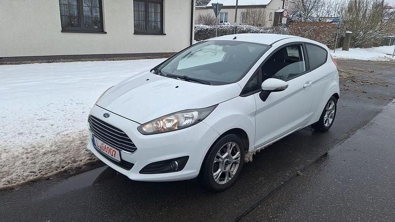 Weiß Gebraucht 2014 Ford Fiesta SYNC Edition Kleinwagen | 4.899 € (Fairer Preis) - Bild 1/3