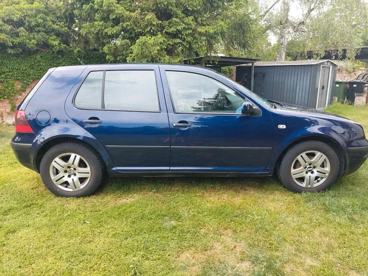 Gebraucht VW Golf IV 75 PS (55 kW) 2002 Blau Kleinwagen