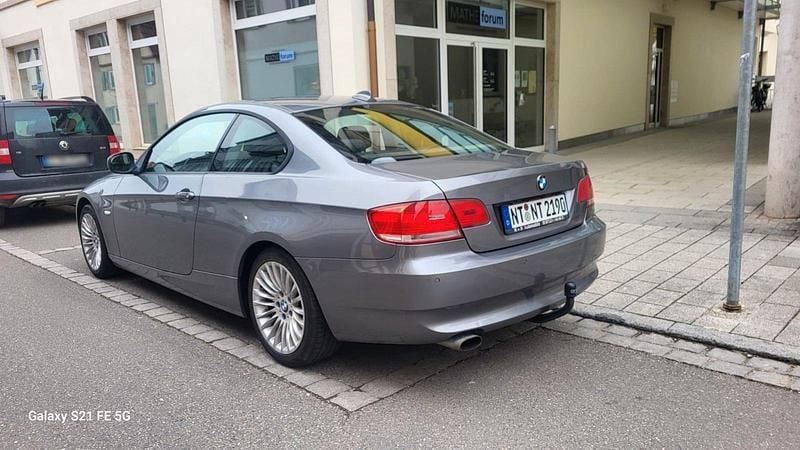 Second-hand BMW 320 170 CP (125 kW) 2009 Albastru Coupe