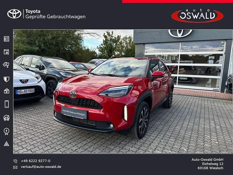 Rot Gebraucht 2024 Toyota Yaris Cross Team SUV | 26.990 € (Superpreis) - Bild 1/4