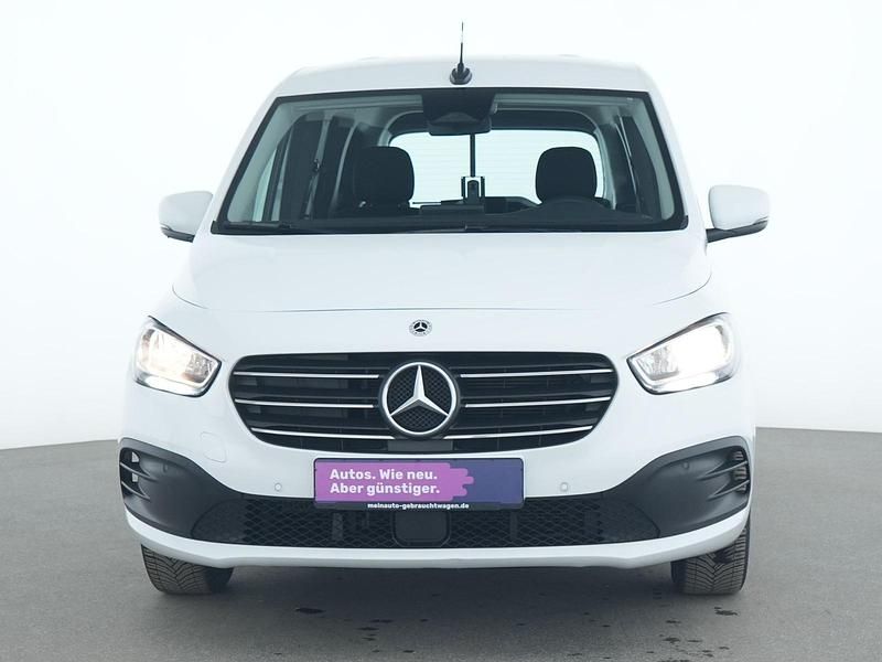 Gebraucht Mercedes T180 131 PS (96 kW) 2024 Arktikweiss Van / Kleinbus