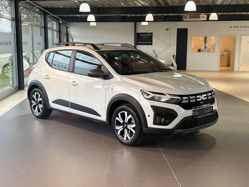 Gebraucht Dacia Sandero Expression 101 PS (74 kW) 2023 Weiß Limousine