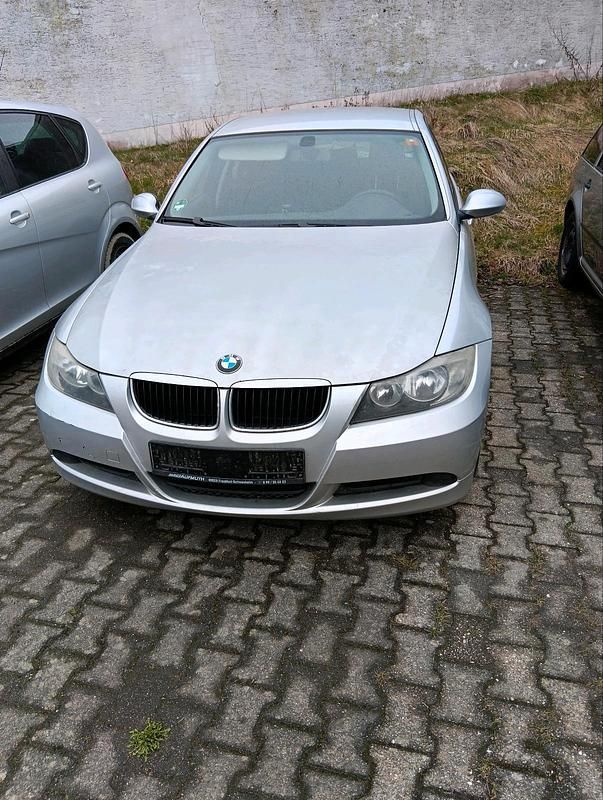 Gebraucht BMW 318 143 PS (105 kW) 2008 Silber Kombi