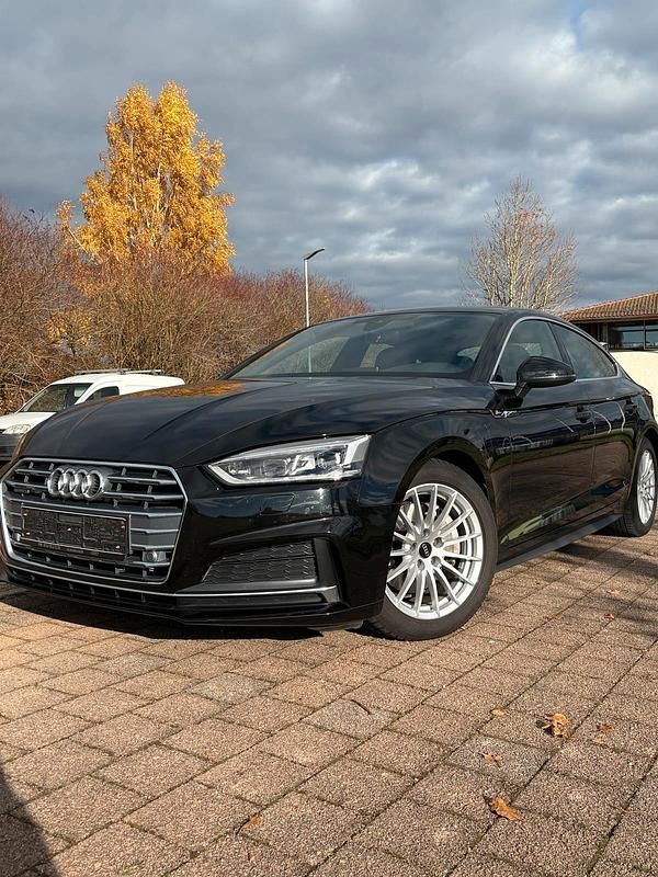 Schwarz Gebraucht 2019 Audi A5 Sportback Design Kleinwagen | 30.499 € (Etwas zu teuer) - Bild 1/4
