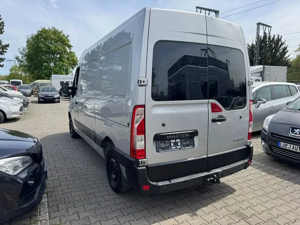 Usata Renault Master 145 CV (106 kW) 2012 Grigio Monovolume