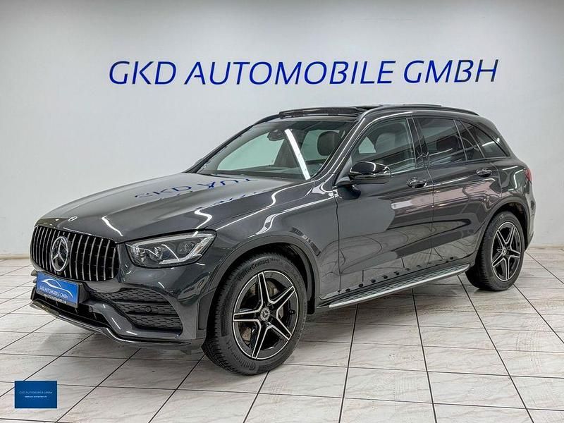 Grau Gebraucht 2020 Mercedes GLC300 AMG line SUV | 38.990 € (Fairer Preis) - Bild 1/4
