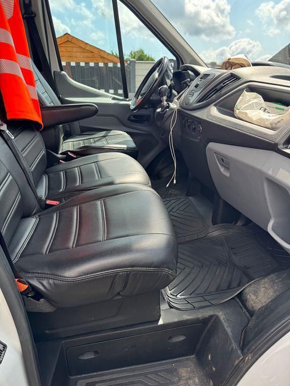 Gebraucht Ford Transit Trend 131 PS (96 kW) 2019 Schwarz Limousine