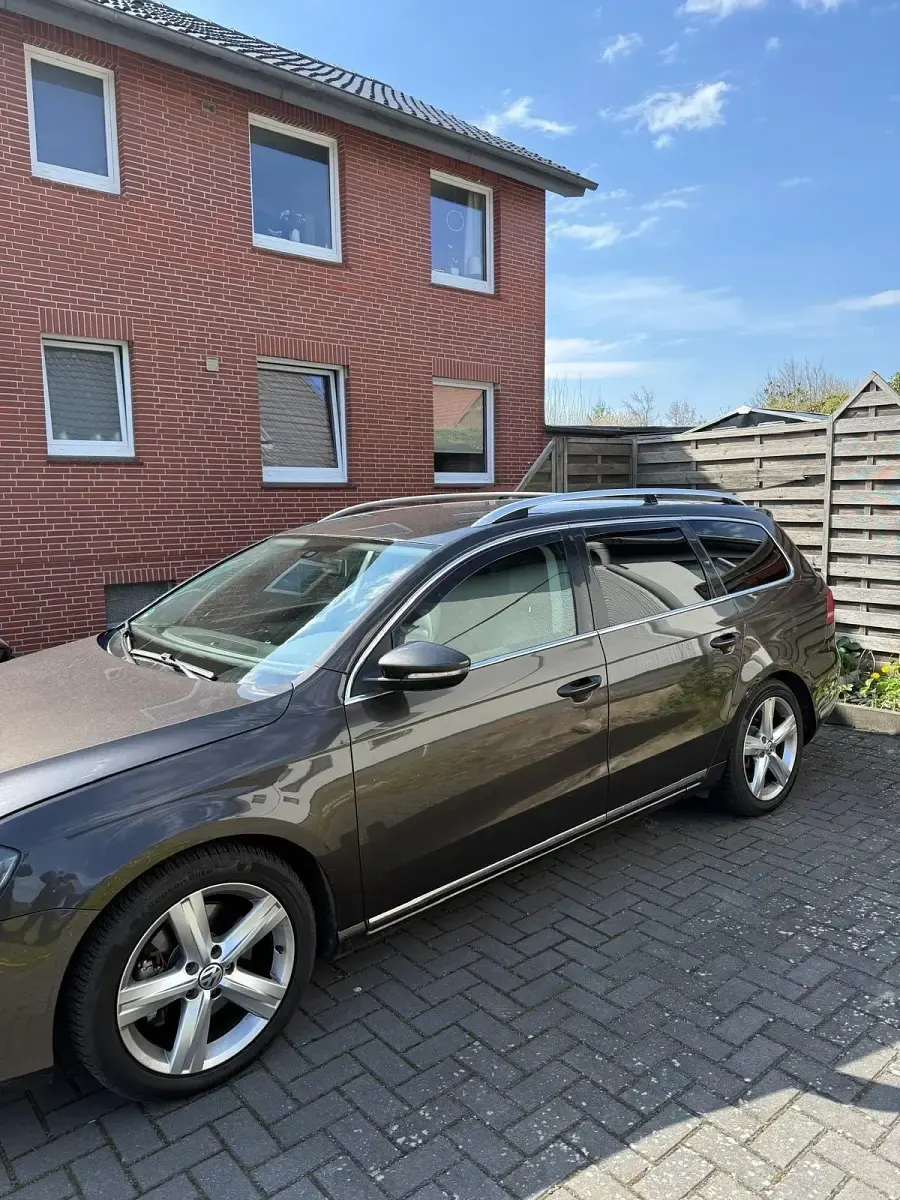 Usata VW Passat 140 CV (102 kW) 2012 Marrone Station wagon
