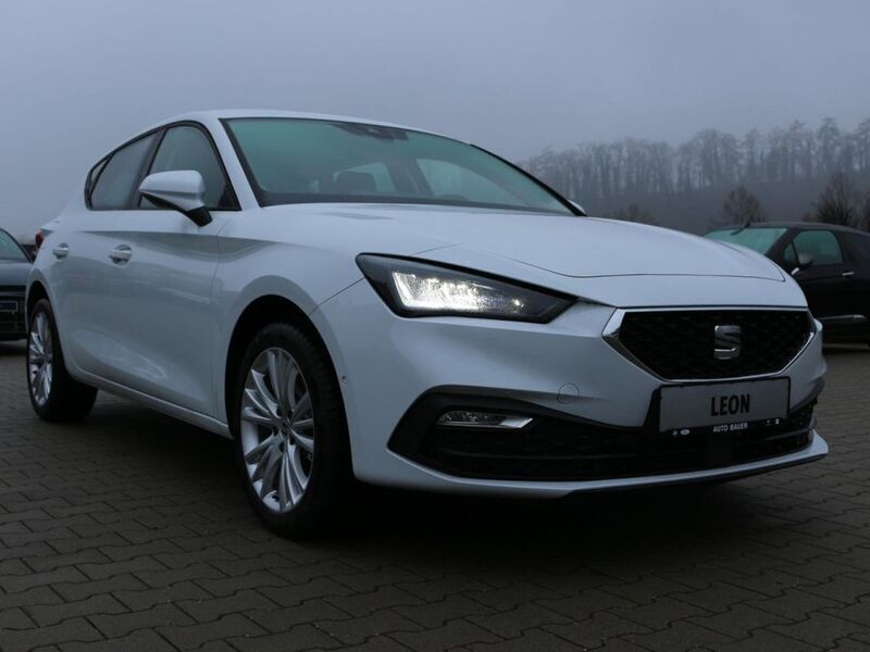 Weiß Gebraucht 2025 Seat Leon Style Limousine | 31.490 € (Fairer Preis) - Bild 1/4