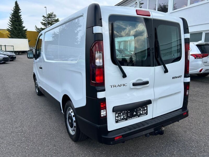 Gebraucht Renault Trafic Komfort 125 PS (91 kW) 2017 Weiß Van / Kleinbus
