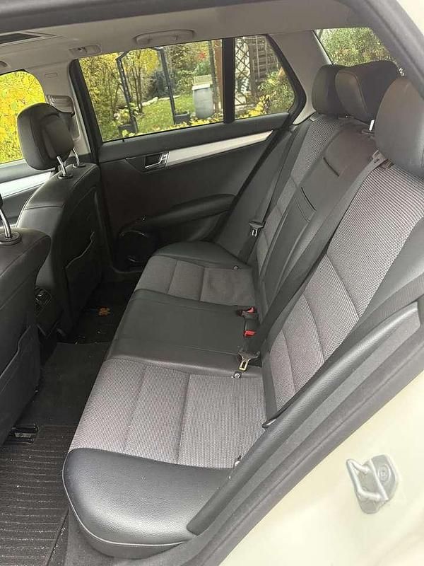 Gebraucht Mercedes C180 Elegance 156 PS (114 kW) 2010 Kombi